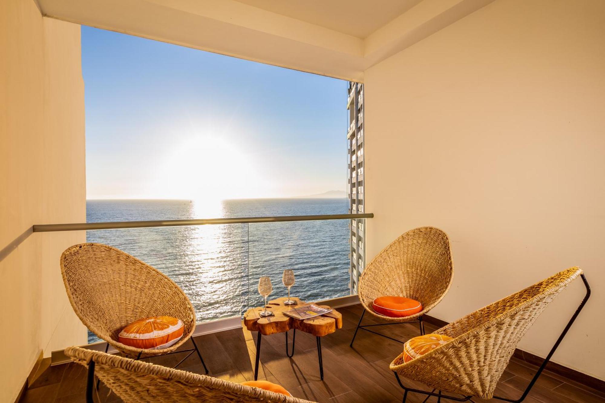Harbor 13008a Artistic Beachfront By Moikkarentals Apartment *