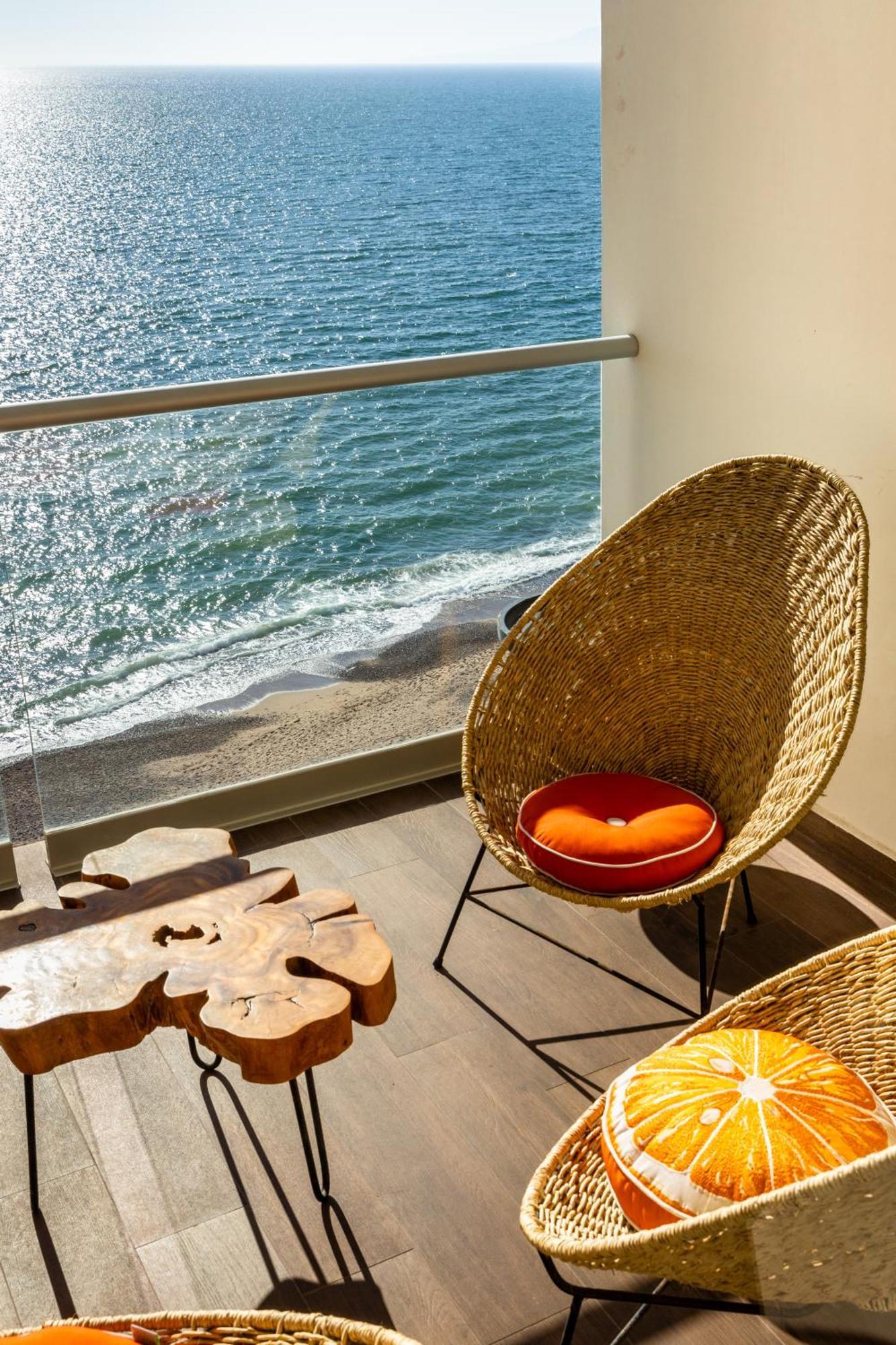 Harbor 13008a Artistic Beachfront By Moikkarentals *